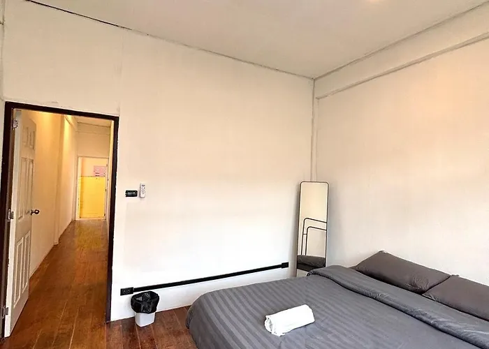House 300m Mrt 1 Car Park Price 度假居 *